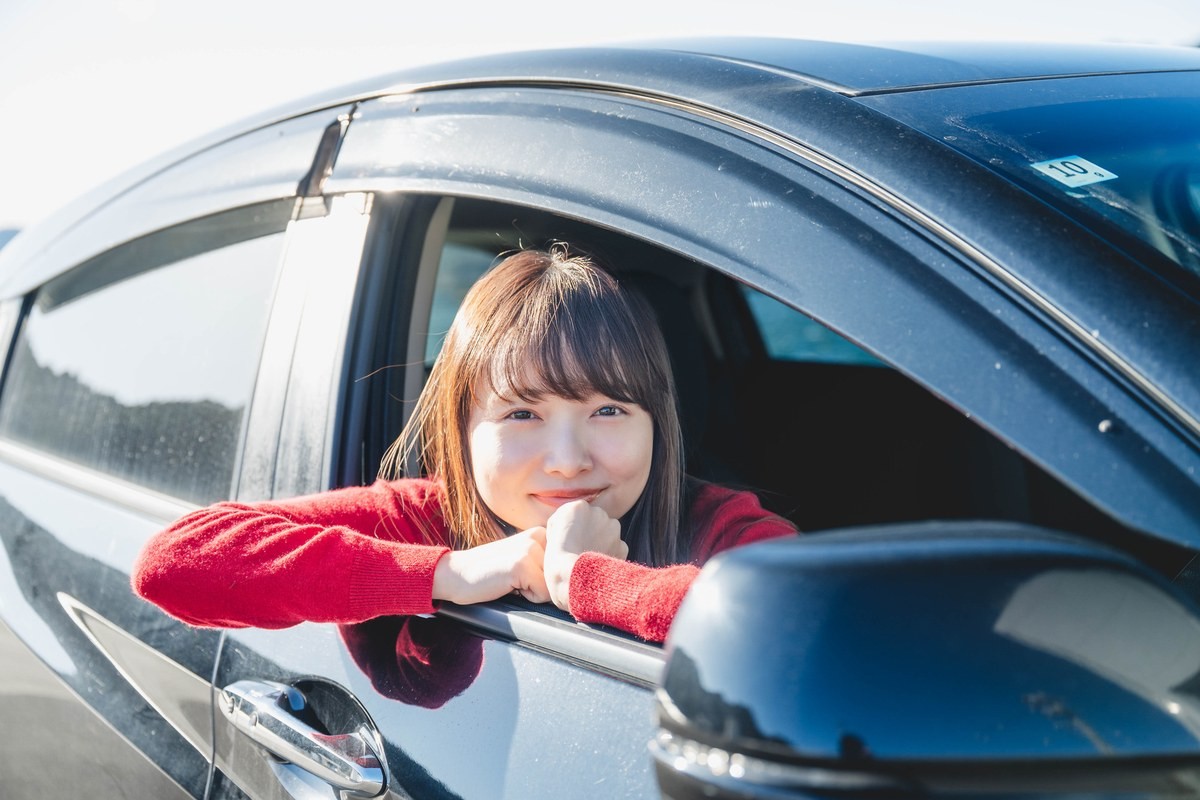 安心して車を運転するイメージ
